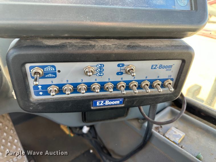 image for item JD9149 2003 Case IH Patriot SPX3200  sprayer