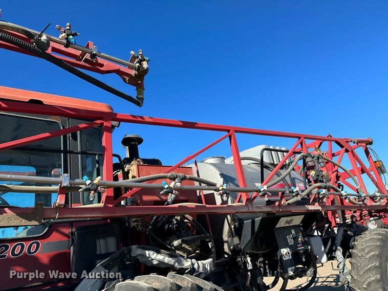 image for item JD9149 2003 Case IH Patriot SPX3200  sprayer