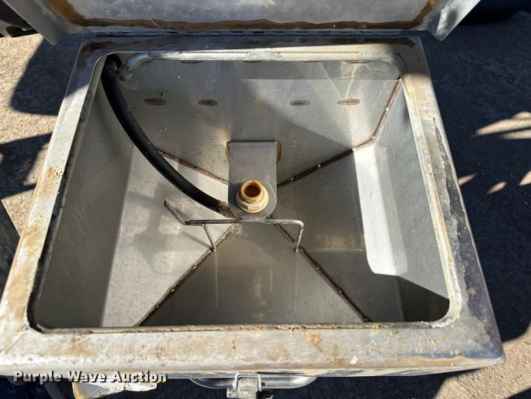 image for item JD9149 2003 Case IH Patriot SPX3200  sprayer