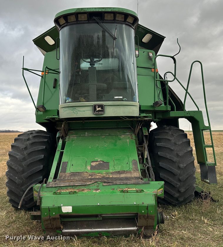 image for item JD9161 1995 John Deere 9500  combine