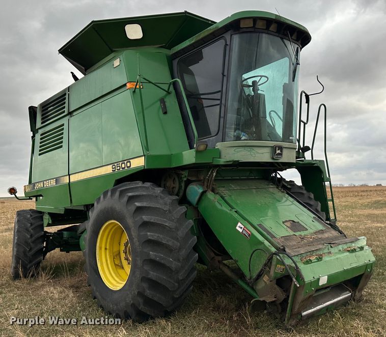 image for item JD9161 1995 John Deere 9500  combine
