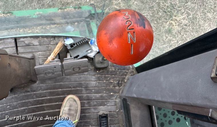 image for item JD9161 1995 John Deere 9500  combine