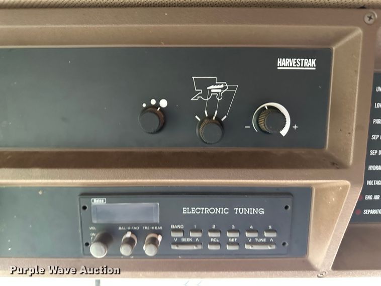 image for item JD9161 1995 John Deere 9500  combine