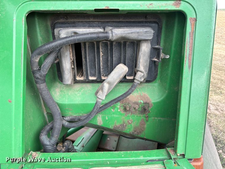 image for item JD9161 1995 John Deere 9500  combine