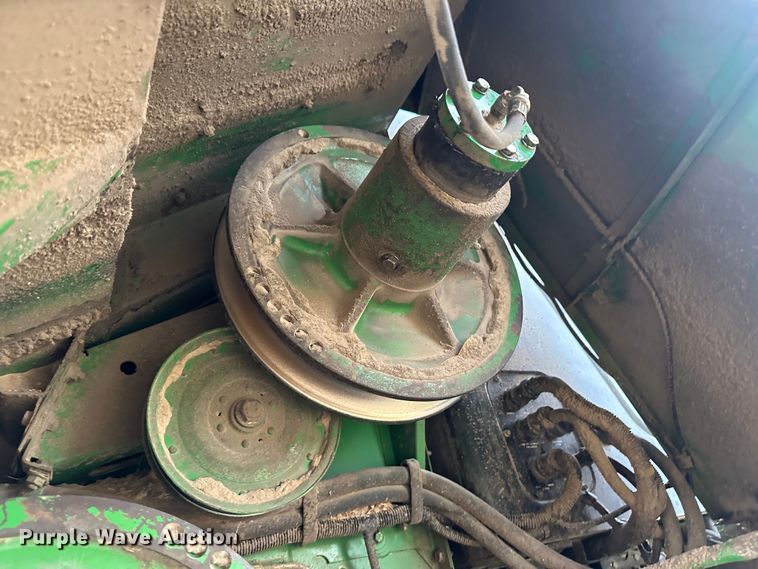 image for item JD9161 1995 John Deere 9500  combine