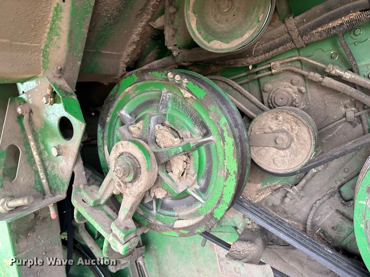image for item JD9161 1995 John Deere 9500  combine