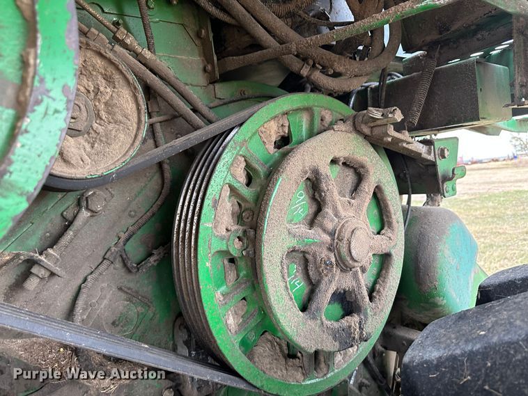 image for item JD9161 1995 John Deere 9500  combine