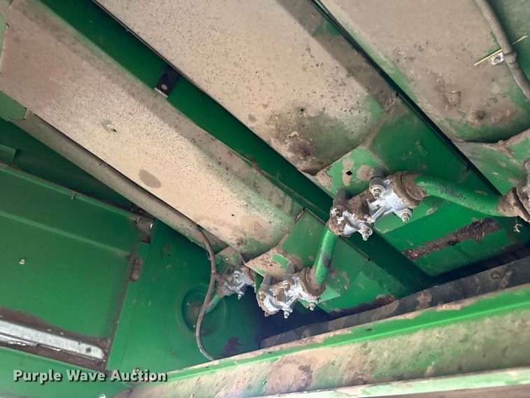 image for item JD9161 1995 John Deere 9500  combine