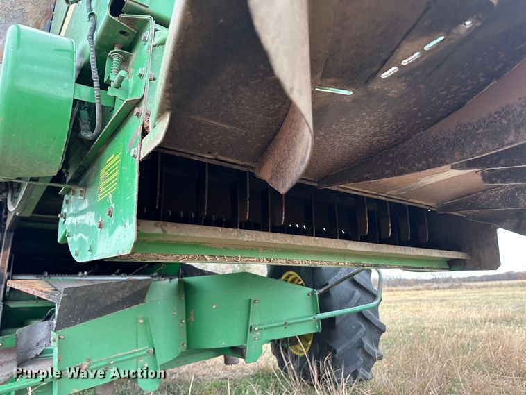 image for item JD9161 1995 John Deere 9500  combine