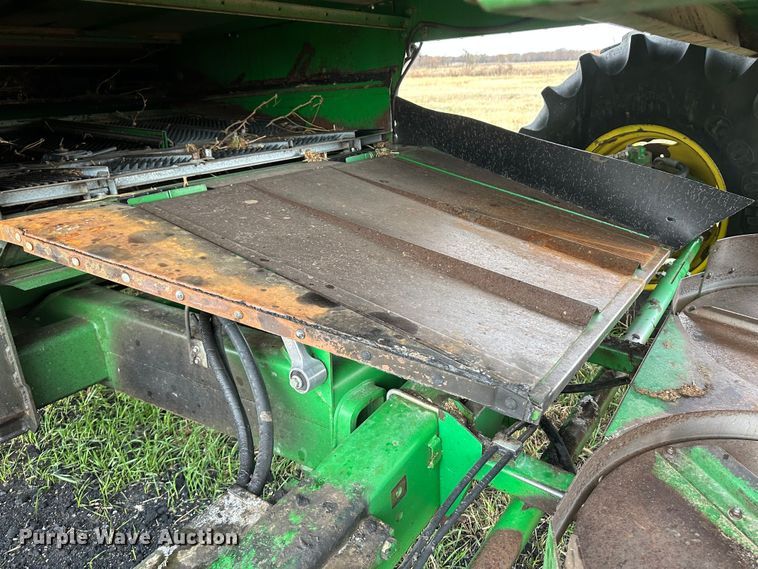 image for item JD9161 1995 John Deere 9500  combine