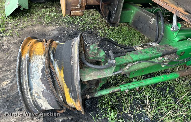 image for item JD9161 1995 John Deere 9500  combine