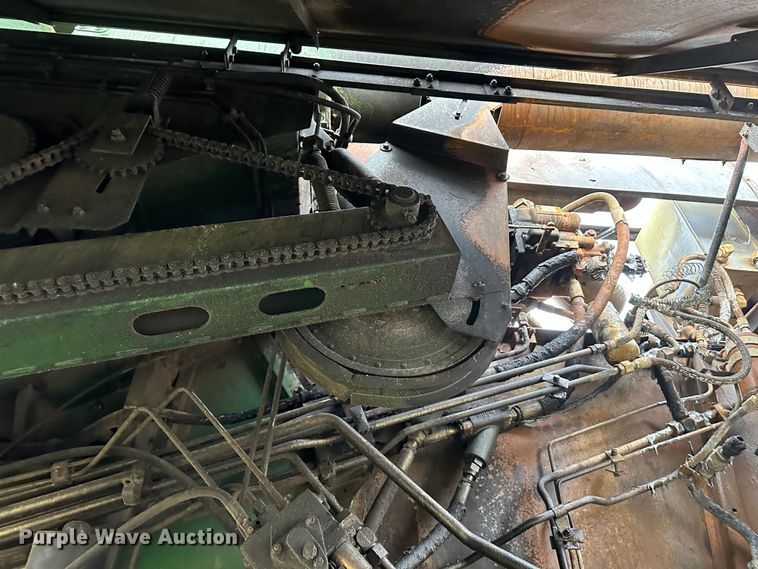 image for item JD9161 1995 John Deere 9500  combine