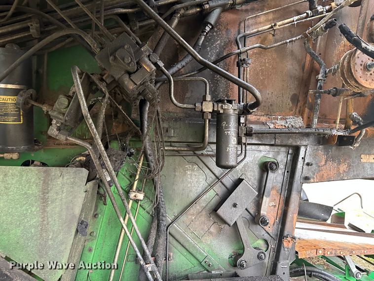 image for item JD9161 1995 John Deere 9500  combine