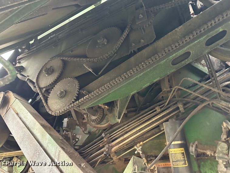 image for item JD9161 1995 John Deere 9500  combine