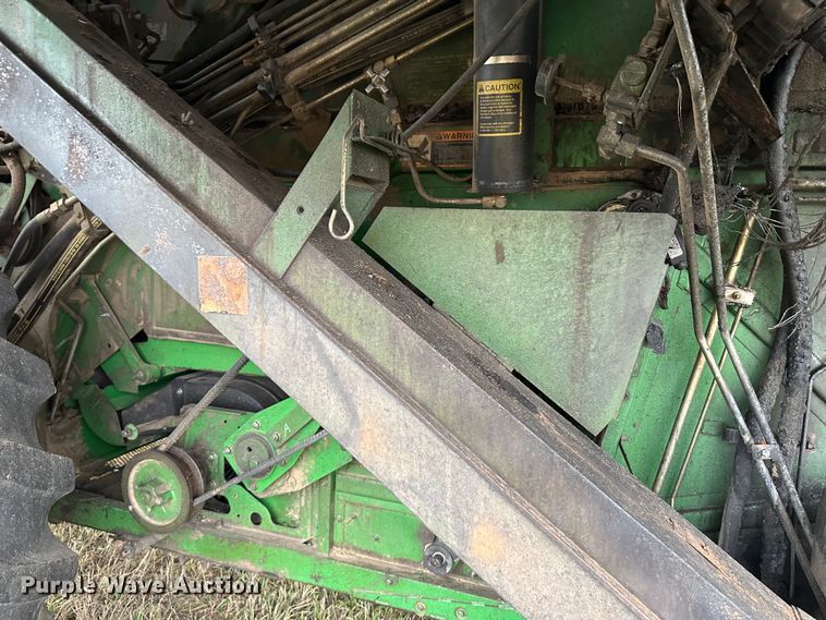 image for item JD9161 1995 John Deere 9500  combine