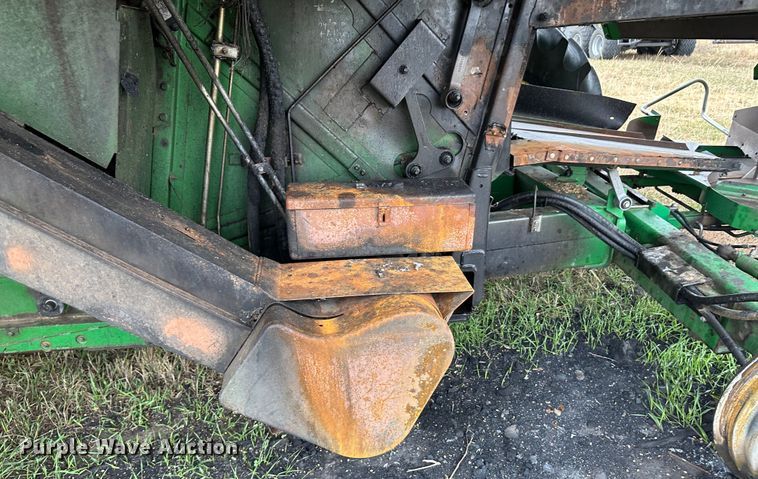 image for item JD9161 1995 John Deere 9500  combine