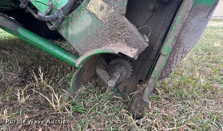 image for item JD9161 1995 John Deere 9500  combine