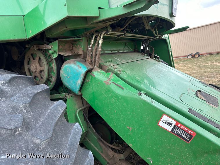 image for item JD9161 1995 John Deere 9500  combine
