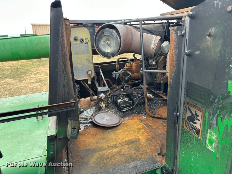 image for item JD9161 1995 John Deere 9500  combine