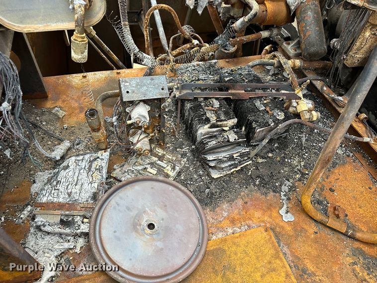 image for item JD9161 1995 John Deere 9500  combine