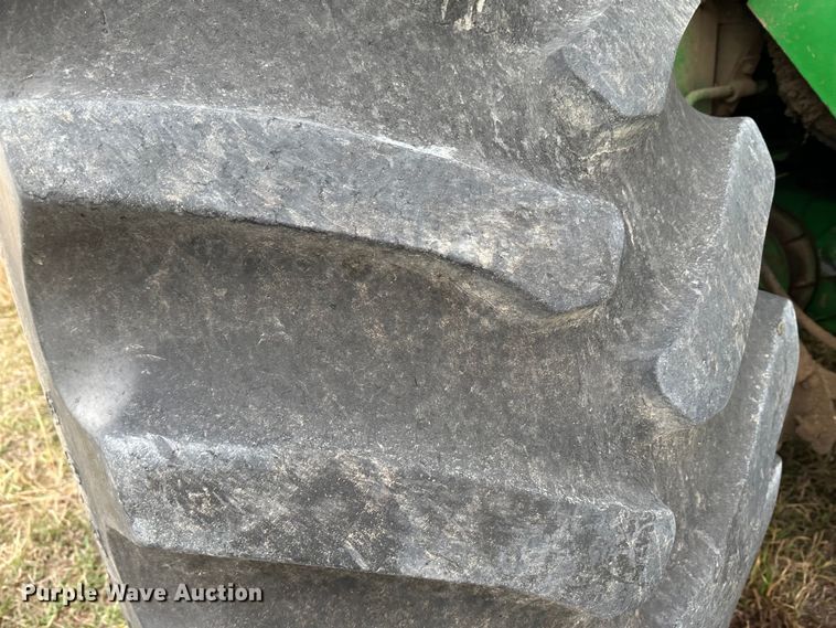 image for item JD9161 1995 John Deere 9500  combine