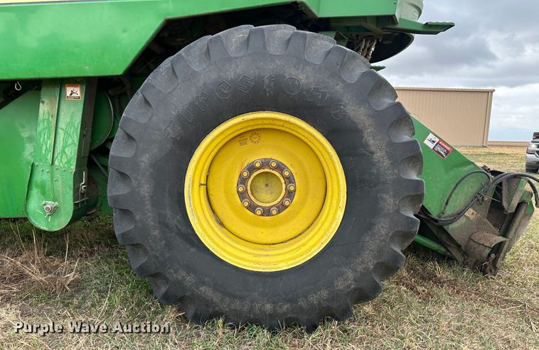 image for item JD9161 1995 John Deere 9500  combine