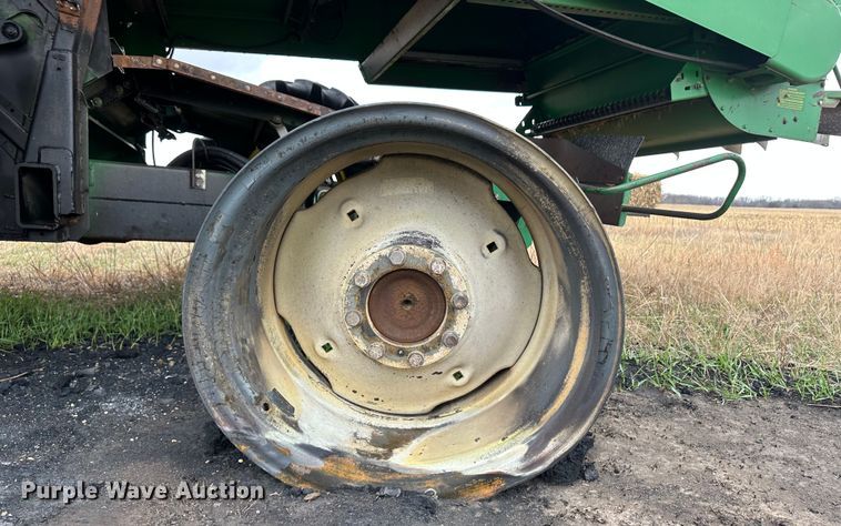 image for item JD9161 1995 John Deere 9500  combine