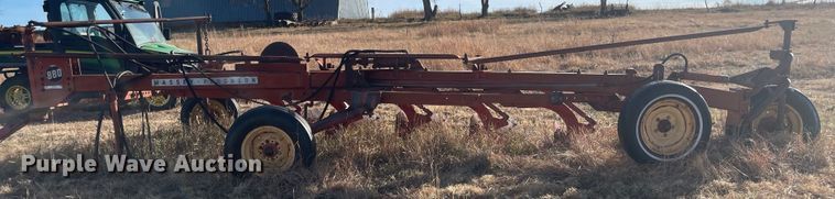 image for item JD9183 Massey Ferguson 880  six bottom plow