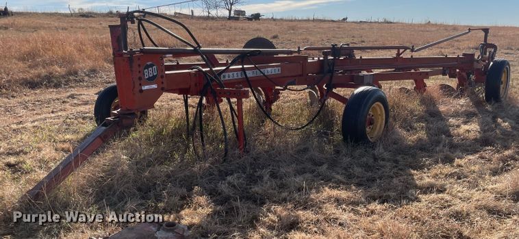 image for item JD9183 Massey Ferguson 880  six bottom plow