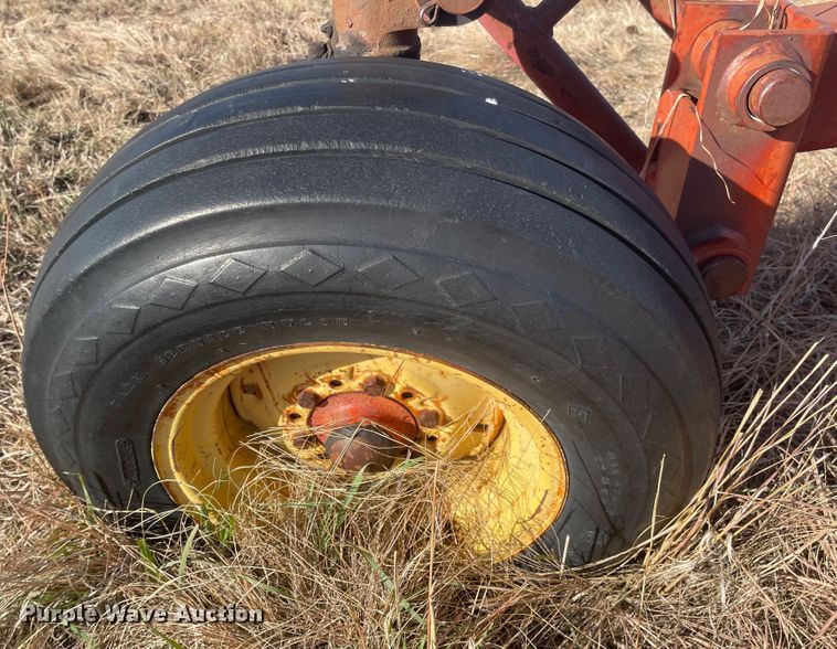 image for item JD9183 Massey Ferguson 880  six bottom plow