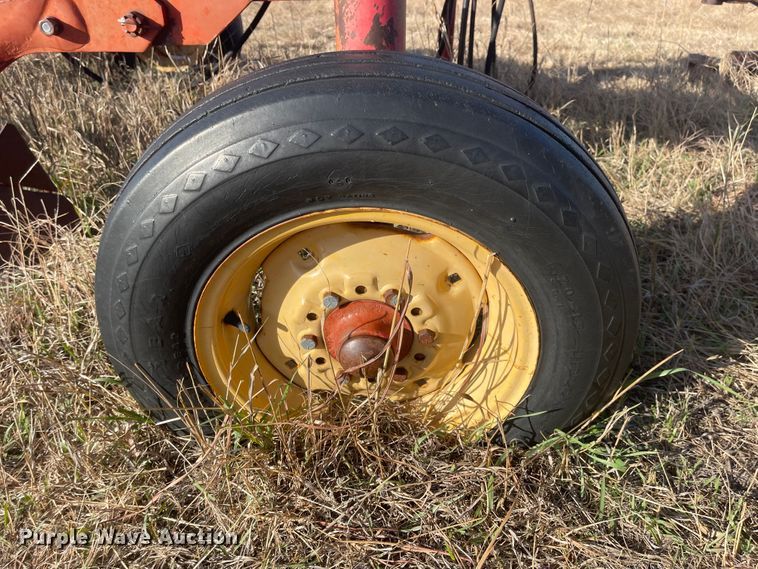 image for item JD9183 Massey Ferguson 880  six bottom plow