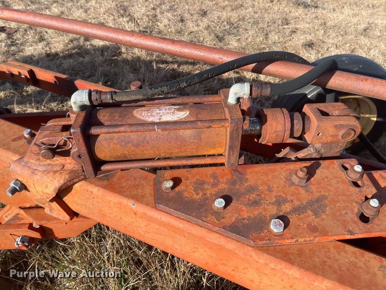 image for item JD9183 Massey Ferguson 880  six bottom plow