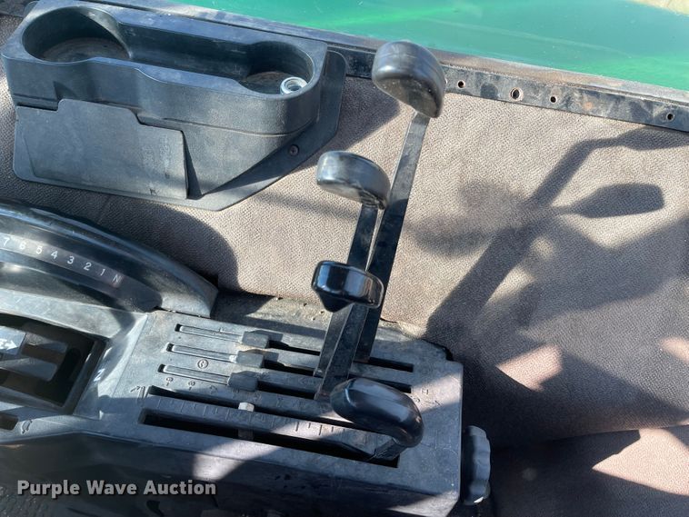 image for item JD9189 1990 John Deere 4455  MFWD tractor