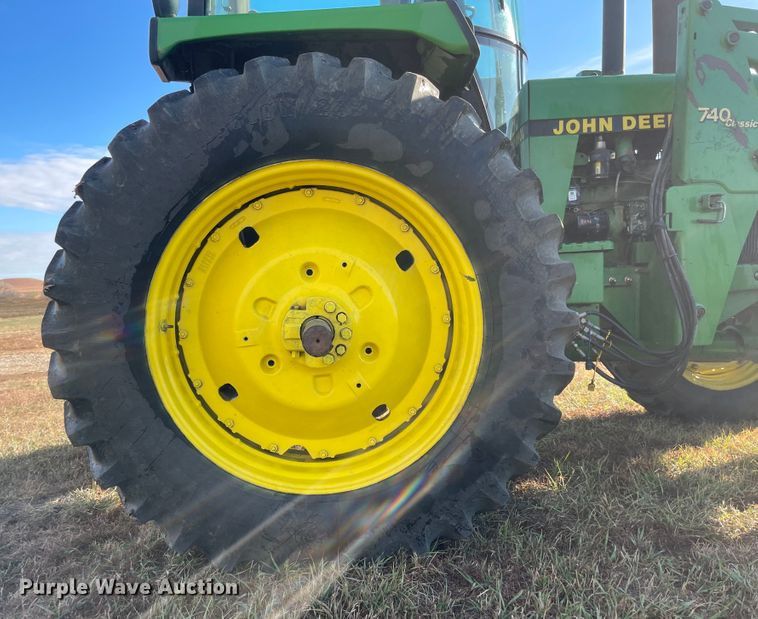 image for item JD9189 1990 John Deere 4455  MFWD tractor