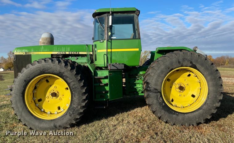 image for item JD9190 1983 John Deere 8850  4WD tractor