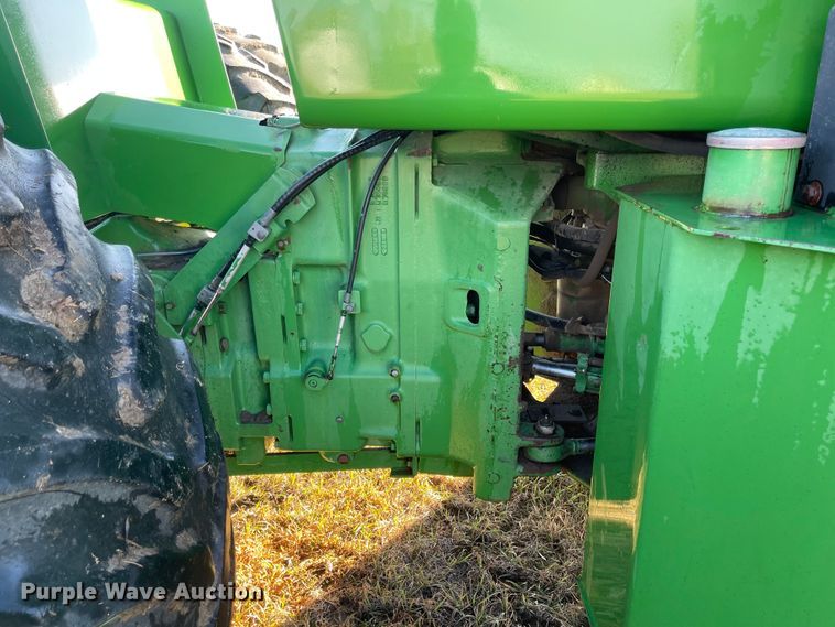 image for item JD9190 1983 John Deere 8850  4WD tractor