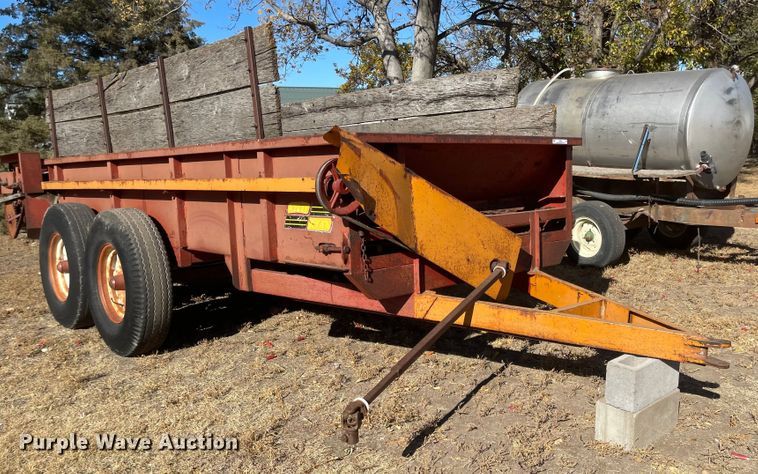 image for item JD9851 Kelly-Ryan  manure spreader