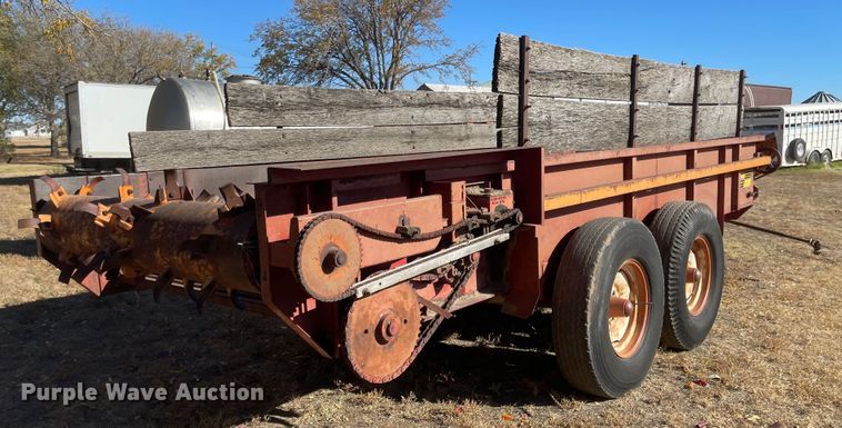 image for item JD9851 Kelly-Ryan  manure spreader