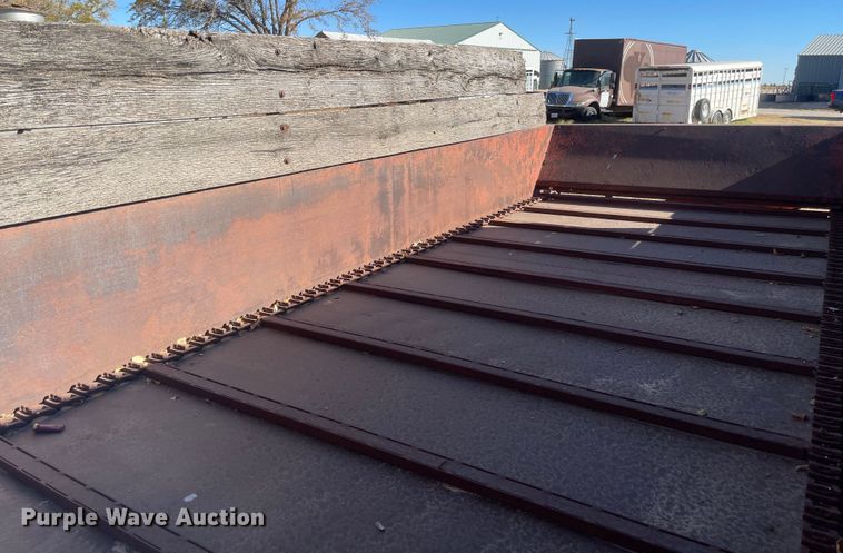 image for item JD9851 Kelly-Ryan  manure spreader