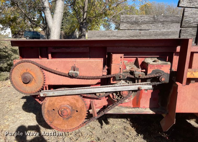 image for item JD9851 Kelly-Ryan  manure spreader