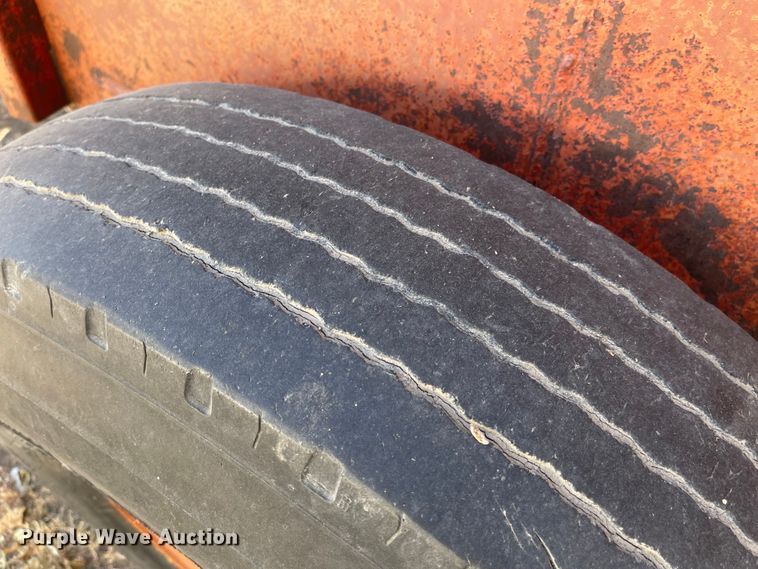 image for item JD9851 Kelly-Ryan  manure spreader