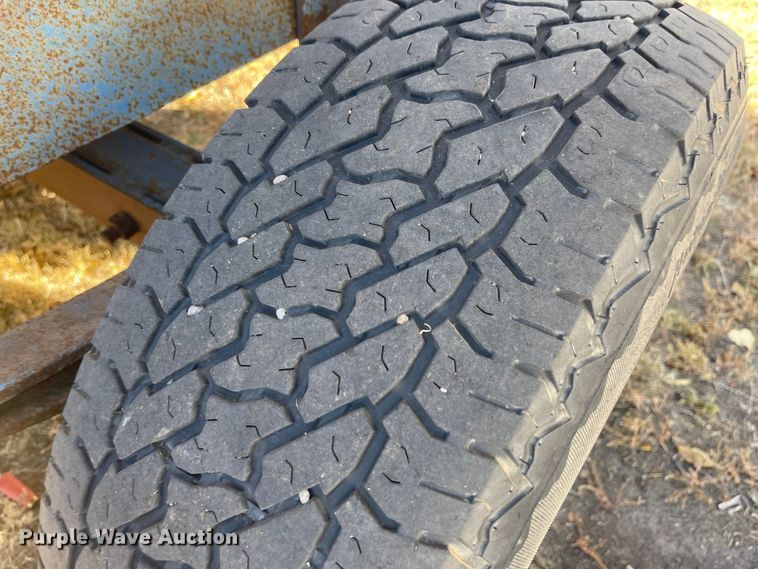 image for item JD9852 Tank trailer