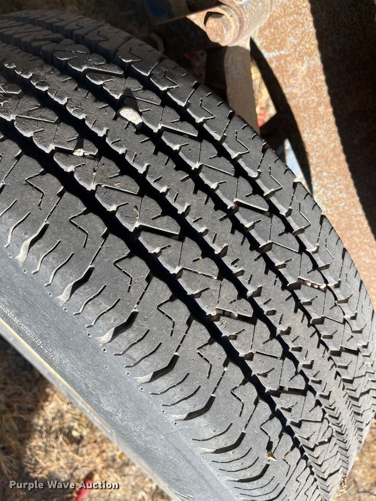 image for item JD9852 Tank trailer