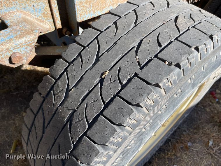 image for item JD9852 Tank trailer