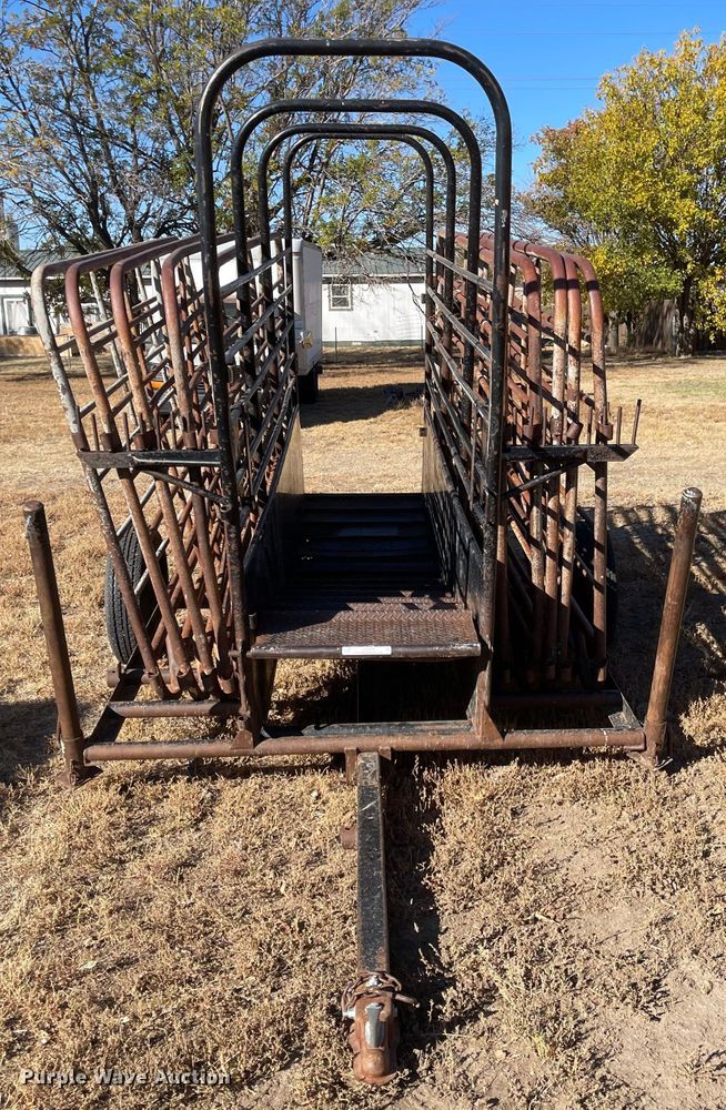 image for item JD9854 Winkel  livestock chute