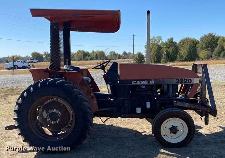 image for item JW9352 1995 Case IH 3220  tractor