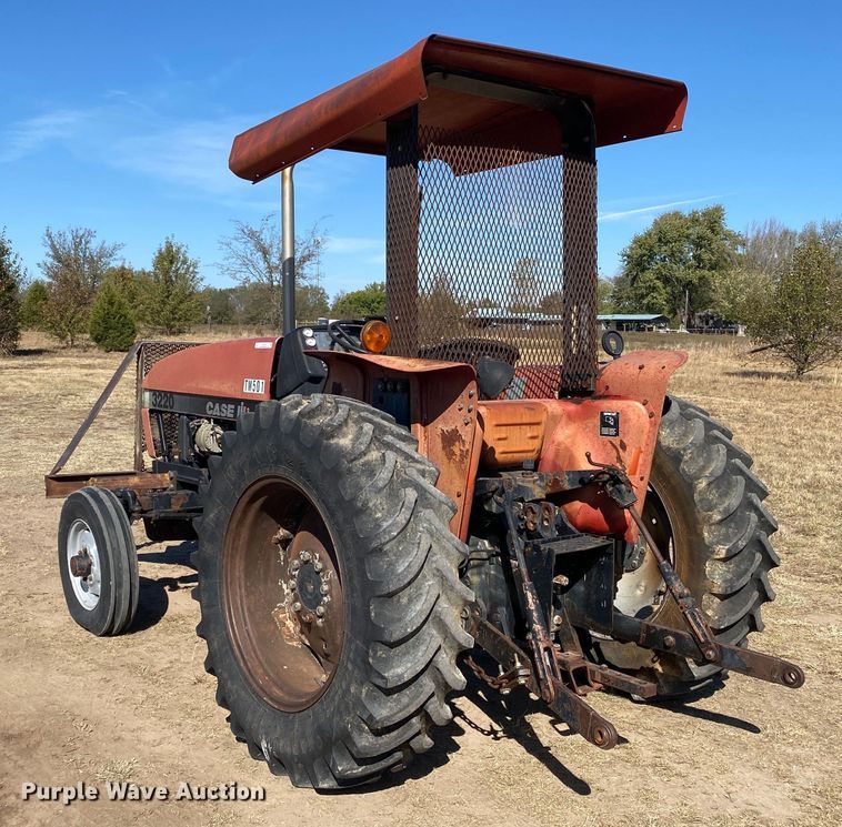 image for item JW9352 1995 Case IH 3220  tractor