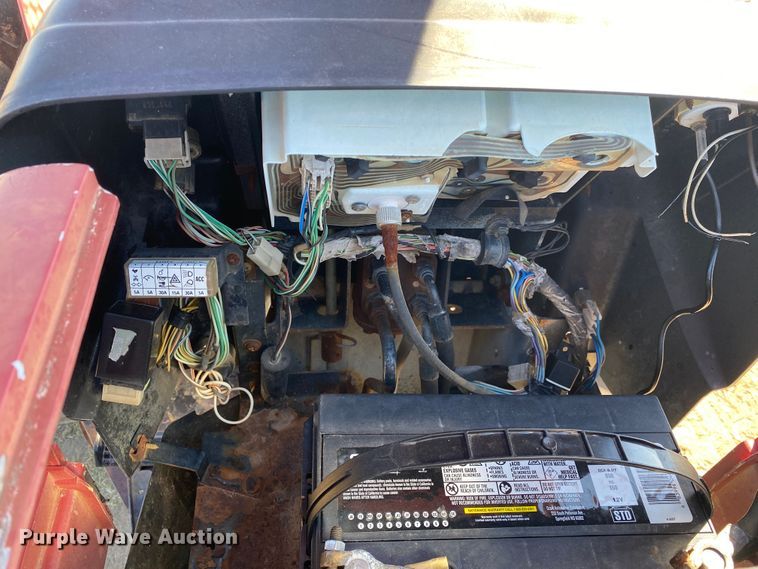 image for item JW9352 1995 Case IH 3220  tractor