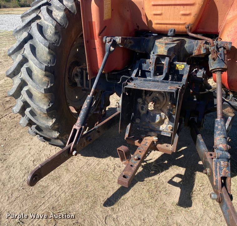 image for item JW9352 1995 Case IH 3220  tractor