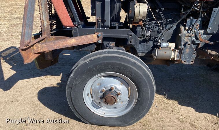 image for item JW9352 1995 Case IH 3220  tractor